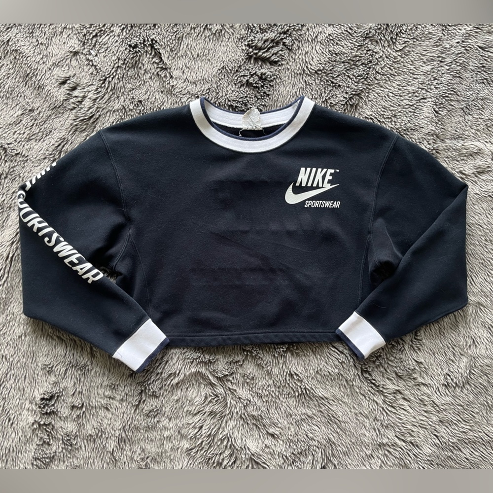 Cropped reversible Nike Crewneck